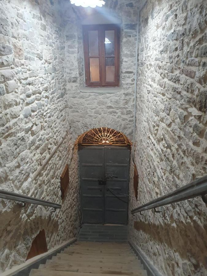 Santa Room-Old Bazaar Center-Gjirokastër Esterno foto